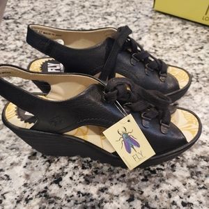 Size 37 nwt black fly London shoes
